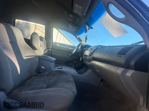 2011 Toyota Tacoma PreRunner with VIN 5TFJU4GN6BX006400, listed as a Copart auction lot 81004844 with 489,056 mi miles and Clean Title. Bid and sale history available at DreamBid. Image 5.