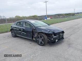 2023 Mercedes-Benz EQS 450 z VIN W1KCG2EB8PA040061, wystawiony jako IAAI lot #41921848 z przebiegiem 6 453 mil mil oraz . Historia ofert i sprzedaży dostępna na DreamBid. Obrazek 1.