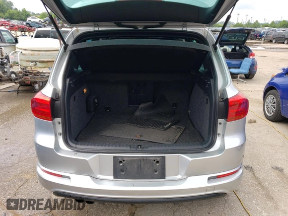 2016 Volkswagen Tiguan SE with VIN WVGBV7AX5GW060549, listed as a Copart auction lot 54997694 with 81,567 mi miles and Salvage Title. Bid and sale history available at DreamBid. Image 6.