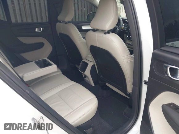 2022 Volvo XC40 Momentum с VIN YV4162UK6N2755592, выставлен на аукционе IAAI как лот 41684922 с пробегом 35 925 миль миль и . История ставок и продаж доступна на DreamBid. Изображение 8.