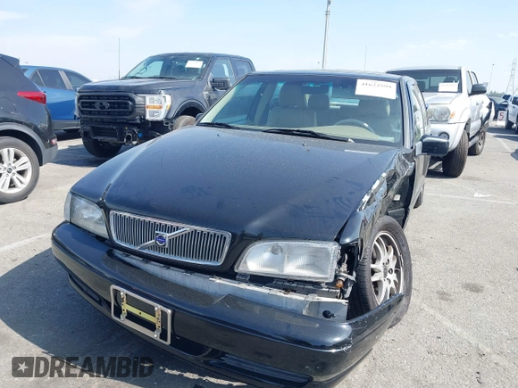2000 Volvo S70 с VIN YV1LS56D1Y2662615, выставлен на аукционе IAAI как лот 41622599 с пробегом 269 328 миль миль и . История ставок и продаж доступна на DreamBid. Изображение 2.