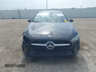 2021 Mercedes-Benz A 220 z VIN W1K3G4EB5MJ285990, wystawiony jako IAAI lot #41924555 z przebiegiem 45 187 mil mil oraz . Historia ofert i sprzedaży dostępna na DreamBid. Obrazek 12.