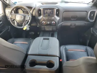2022 GMC Sierra 3500HD AT4 z VIN 1GT49VEY6NF139511, wystawiony jako Copart lot #85117954 z przebiegiem 39 144 mil mil oraz Szkoda całkowita • Salvage title. Historia ofert i sprzedaży dostępna na DreamBid. Obrazek 8.