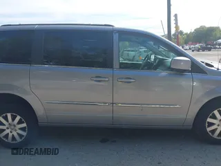 2016 Chrysler Town & Country Touring with VIN 2C4RC1BG1GR156868, listed as a IAAI auction lot 40506661 with 116,065 mi miles. Bid and sale history available at carsss.com. Image 13.
