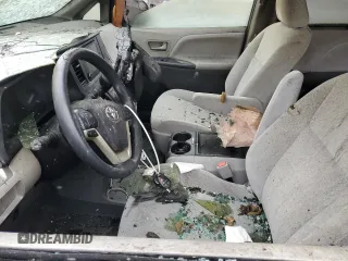 2018 Toyota Sienna LE с VIN 5TDJZ3DC5JS190506, выставлен на аукционе Copart как лот 86137964 с пробегом Не указан миль и Списание • Salvage title. История ставок и продаж доступна на DreamBid. Изображение 7.