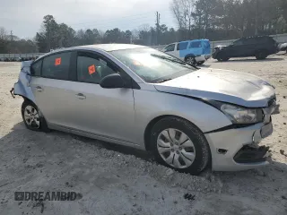 2015 Chevrolet Cruze LS z VIN 1G1PA5SH7F7300851, wystawiony jako Copart lot #48953325 z przebiegiem 95 547 mil mil oraz Szkoda całkowita • Salvage title. Historia ofert i sprzedaży dostępna na DreamBid. Obrazek 4.
