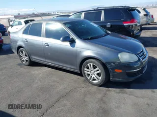 2007 Volkswagen Jetta Wolfsburg Edition с VIN 3VWEF71K57M125979, выставлен на аукционе IAAI как лот 41518630 с пробегом 145 784 миль миль и . История ставок и продаж доступна на DreamBid. Изображение 1.