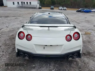 2017 Nissan GT-R Premium с VIN JN1AR5EF9HM820329, выставлен на аукционе IAAI как лот 41129857 с пробегом 43 501 миль миль и . История ставок и продаж доступна на DreamBid. Изображение 17.