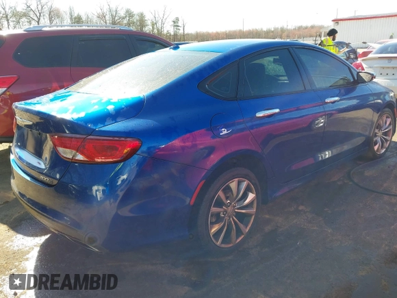 2015 Chrysler 200 S with VIN 1C3CCCBB9FN629079, listed as a IAAI auction lot 41767914 with 132,991 mi miles. Bid and sale history available at carsss.com. Image 4.