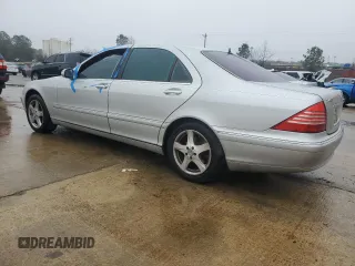 2004 Mercedes-Benz S-Class 4.3L with VIN WDBNG70J34A388195, listed as a Copart auction lot 44254255 with 0 mi miles and Salvage Title. Bid and sale history available at carsss.com. Image 2.