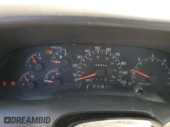 2001 Ford F-250 XL z VIN 3FTNF20L91MA70668, wystawiony jako Copart lot #70342064 z przebiegiem 190 065 mil mil oraz Szkoda całkowita • Salvage title. Historia ofert i sprzedaży dostępna na DreamBid. Obrazek 9.