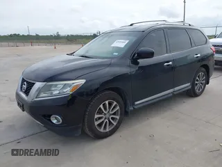 2014 Nissan Pathfinder SV with VIN 5N1AR2MN0EC620439, listed as a IAAI auction lot 42052681 with 187,734 mi miles. Bid and sale history available at carsss.com. Image 2.