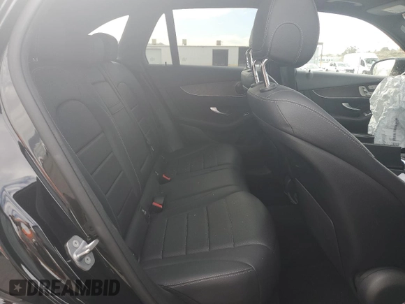 2019 Mercedes-Benz GLC 300 z VIN WDC0G4JB4KV165942, wystawiony jako Copart lot #46959205 z przebiegiem Nie podano mil oraz Szkoda całkowita • Salvage title. Historia ofert i sprzedaży dostępna na DreamBid. Obrazek 12.