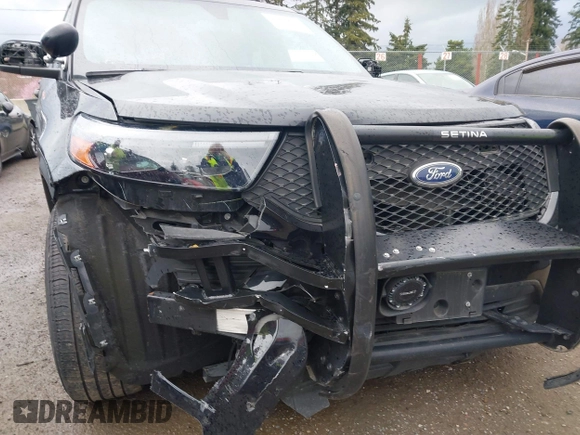 2022 Ford Police Interceptor Utility z VIN 1FM5K8AW2NNA08981, wystawiony jako IAAI lot #41857684 z przebiegiem 22 652 mil mil oraz . Historia ofert i sprzedaży dostępna na DreamBid. Obrazek 17.