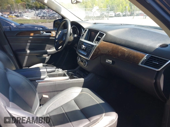 2012 Mercedes-Benz M ML 350 with VIN 4JGDA5HB6CA075264, listed as a IAAI auction lot 42059330 with 147,642 mi miles. Bid and sale history available at carsss.com. Image 5.