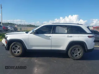 2022 Jeep Grand Cherokee Altitude с VIN 1C4RJGAG0N8616847, выставлен на аукционе IAAI как лот 42567588 с пробегом 40 504 миль миль и . История ставок и продаж доступна на DreamBid. Изображение 14.