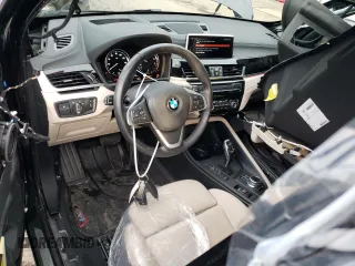 2020 BMW X1 xDrive28i with VIN WBXJG9C02L5P82408, listed as a Copart auction lot 43805615 with 23,111 mi miles and Salvage Title. Bid and sale history available at carsss.com. Image 8.
