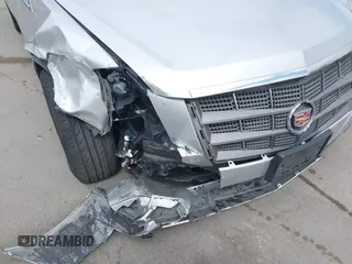 2009 Cadillac CTS RWD с VIN 1G6DF577690160058, выставлен на аукционе IAAI как лот 42108078 с пробегом 114 381 миль миль и . История ставок и продаж доступна на DreamBid. Изображение 6.