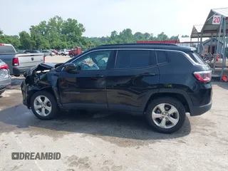 2018 Jeep Compass Latitude with VIN 3C4NJDBB2JT114644, listed as a IAAI auction lot 42499210 with 82,988 mi miles and . Bid and sale history available at DreamBid. Image 15.