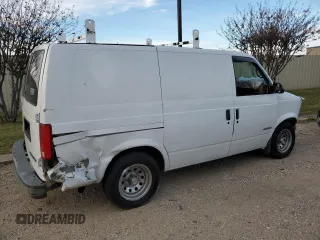 1998 Chevrolet Astro Cargo Van with VIN 1GCDM19W3WB101873, listed as a Copart auction lot 83349264 with 0 mi miles and Salvage Title. Bid and sale history available at carsss.com. Image 3.