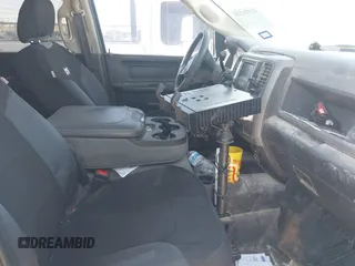 2017 Ram 2500 Tradesman с VIN 3C6TR5HT8HG737959, выставлен на аукционе IAAI как лот 41591328 с пробегом 240 260 миль миль и . История ставок и продаж доступна на DreamBid. Изображение 5.