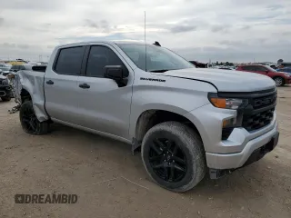 2022 Chevrolet Silverado 1500 Custom with VIN 1GCPABEK8NZ564404, listed as a Copart auction lot 47137815 with 24,760 mi miles and Salvage Title. Bid and sale history available at DreamBid. Image 4.