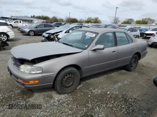 1993 Toyota Camry LE with VIN 4T1SK12EXPU224604, listed as a Copart auction lot 49920495 with 173,709 mi miles and Clean Title. Bid and sale history available at carsss.com. Image 1.