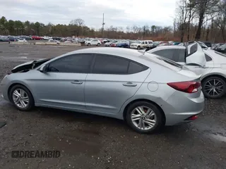 2020 Hyundai Elantra SEL z VIN 5NPD84LF2LH585950, wystawiony jako IAAI lot #41928442 z przebiegiem 48 947 mil mil oraz . Historia ofert i sprzedaży dostępna na DreamBid. Obrazek 14.