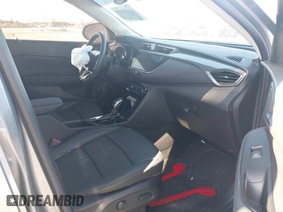2023 Buick Encore GX Essence z VIN KL4MMFSL5PB124516, wystawiony jako IAAI lot #41293629 z przebiegiem 7 412 mil mil oraz . Historia ofert i sprzedaży dostępna na DreamBid. Obrazek 5.