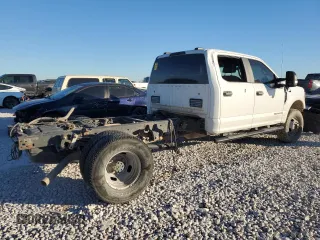 2020 Ford F-350 XL with VIN 1FD8W3HT1LEC39366, listed as a Copart auction lot 80957504 with 129,628 mi miles and Clean title. Bid and sale history available at DreamBid. Image 3.