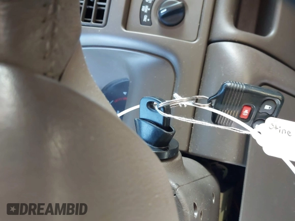 2000 Ford Excursion Limited с VIN 1FMSU43F4YEC71853, выставлен на аукционе IAAI как лот 41405726 с пробегом 225 956 миль миль и . История ставок и продаж доступна на DreamBid. Изображение 11.