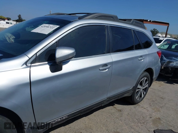 2018 Subaru Outback Limited z VIN 4S4BSENC6J3328392, wystawiony jako IAAI lot #42098722 z przebiegiem 53 981 mil mil oraz . Historia ofert i sprzedaży dostępna na DreamBid. Obrazek 15.