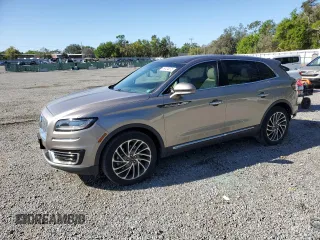 2019 Lincoln Nautilus Reserve z VIN 2LMPJ8L9XKBL67073, wystawiony jako Copart lot #49124075 z przebiegiem 34 280 mil mil oraz Szkoda całkowita • Salvage title. Historia ofert i sprzedaży dostępna na DreamBid. Obrazek 1.