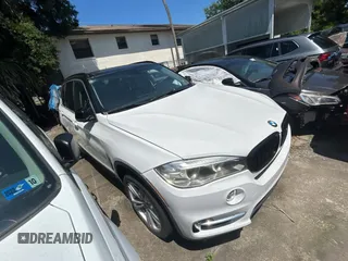 2016 BMW X5 xDrive35i z VIN 5UXKR0C57G0S87318, wystawiony jako Copart lot #61690945 z przebiegiem 50 665 mil mil oraz Czysty tytuł • Clean title. Historia ofert i sprzedaży dostępna na DreamBid. Obrazek 1.