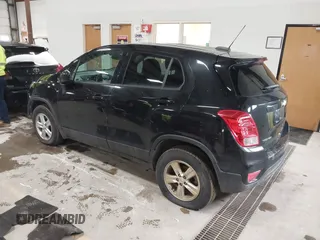 2020 Chevrolet Trax LS with VIN KL7CJNSB1LB319001, listed as a IAAI auction lot 41711318 with 186,101 mi miles. Bid and sale history available at carsss.com. Image 3.