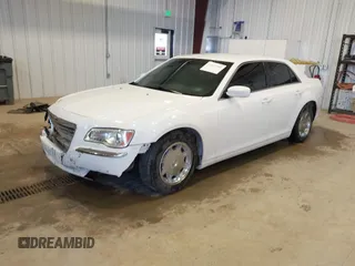 2013 Chrysler 300 z VIN 2C3CCAAG2DH504805, wystawiony jako IAAI lot #41637449 z przebiegiem 177 847 mil mil oraz . Historia ofert i sprzedaży dostępna na DreamBid. Obrazek 2.