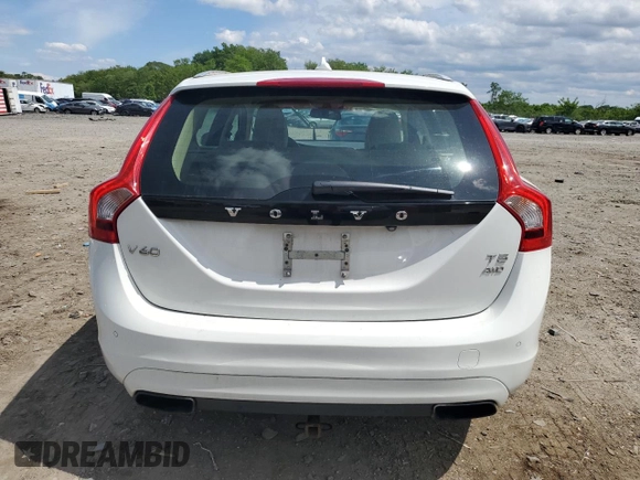 2015 Volvo V60 z VIN YV1612SD8F1199783, wystawiony jako Copart lot #55775985 z przebiegiem 163 589 mil mil oraz Szkoda całkowita • Salvage title. Historia ofert i sprzedaży dostępna na DreamBid. Obrazek 6.