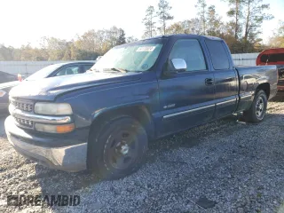 2001 Chevrolet Silverado 1500 LT with VIN 1GCEC19T11Z180375, listed as a Copart auction lot 84170524 with 180,728 mi miles and Salvage Title. Bid and sale history available at carsss.com. Image 1.