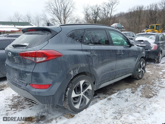 2018 Hyundai Tucson Value with VIN KM8J3CA24JU726897, listed as a IAAI auction lot 41396000 with 55,320 mi miles. Bid and sale history available at carsss.com. Image 4.