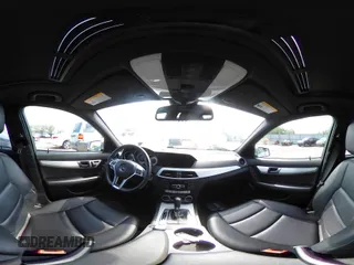 2013 Mercedes-Benz C 300 Sport z VIN WDDGF8AB1DR292986, wystawiony jako IAAI lot #42430247 z przebiegiem 105 105 mil mil oraz . Historia ofert i sprzedaży dostępna na DreamBid. Obrazek 18.