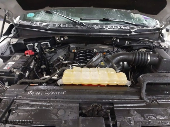 2018 Ford F-150 XL with VIN 1FTEW1E58JFB77571, listed as a IAAI auction lot 41364380 with 92,231 mi miles. Bid and sale history available at carsss.com. Image 10.