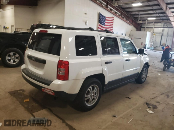 2014 Jeep Patriot Sport with VIN 1C4NJPBA0ED692052, listed as a Copart auction lot 61053555 with Not provided miles and Clean title. Bid and sale history available at DreamBid. Image 3.