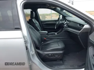2024 Jeep Grand Cherokee Limited with VIN 1C4RJKBG3R8536286, listed as a IAAI auction lot 42578700 with 43,126 mi miles and . Bid and sale history available at DreamBid. Image 5.