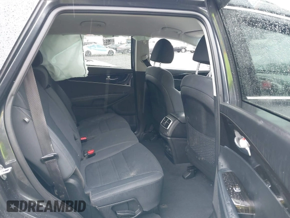 2019 Kia Sorento LX with VIN 5XYPGDA36KG602862, listed as a IAAI auction lot 41722392 with 53,894 mi miles. Bid and sale history available at carsss.com. Image 8.