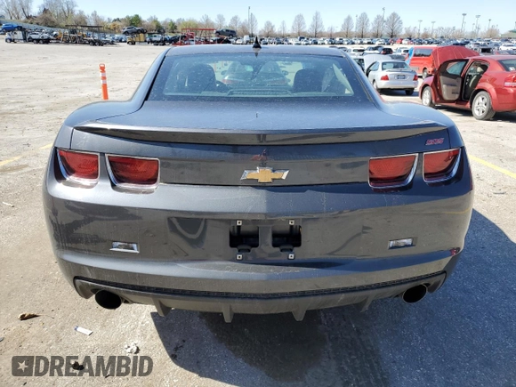 2010 Chevrolet Camaro 2SS z VIN 2G1FT1EW1A9133855, wystawiony jako Copart lot #49409505 z przebiegiem 115 651 mil mil oraz Szkody całkowita. Historia ofert i sprzedaży dostępna na DreamBid. Obrazek 6.