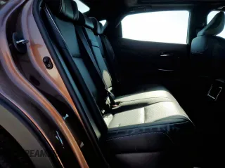 2024 Toyota Crown Platinum z VIN JTDAFAAF0R3006064, wystawiony jako Copart lot #54593755 z przebiegiem 11 087 mil mil oraz Szkody całkowita. Historia ofert i sprzedaży dostępna na DreamBid. Obrazek 10.