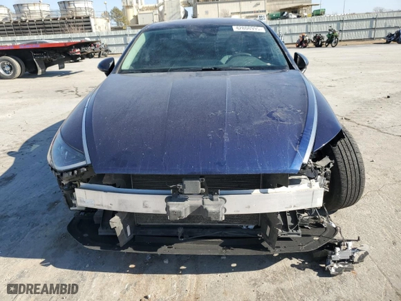 2022 Hyundai Sonata SE with VIN 5NPEG4JA8NH141585, listed as a Copart auction lot 42808995 with 56,170 mi miles and Salvage Title. Bid and sale history available at carsss.com. Image 5.