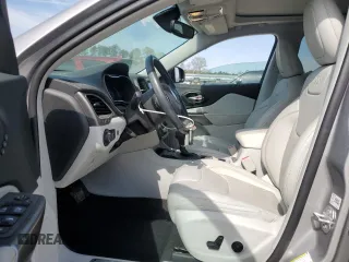 2020 Jeep Cherokee Limited z VIN 1C4PJLDB7LD657268, wystawiony jako Copart lot #50716265 z przebiegiem 14 672 mil mil oraz Szkoda całkowita • Salvage title. Historia ofert i sprzedaży dostępna na DreamBid. Obrazek 7.
