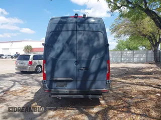 2019 Mercedes-Benz Sprinter Cargo z VIN WD4PF1CD6KP128194, wystawiony jako IAAI lot #41799320 z przebiegiem 111 189 mil mil oraz . Historia ofert i sprzedaży dostępna na DreamBid. Obrazek 16.