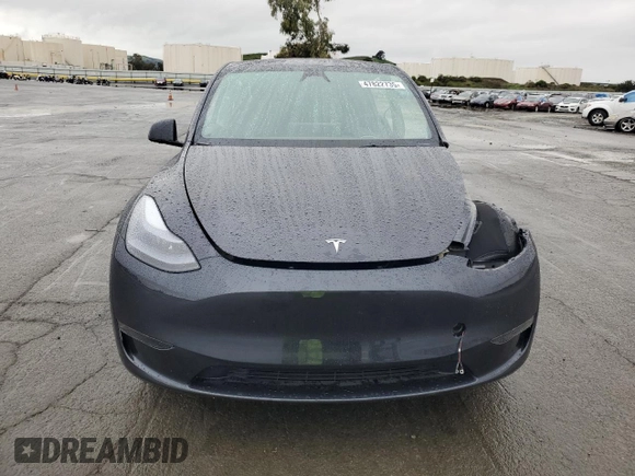 2024 Tesla Model Y with VIN 7SAYGDED6RF131193, listed as a Copart auction lot 47822735 with 10,007 mi miles and Salvage Title. Bid and sale history available at DreamBid. Image 5.
